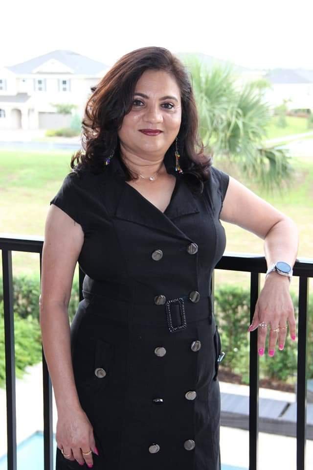 https://minusthreadingsalon.com/wp-content/uploads/2025/06/Minal-Patel.jpg